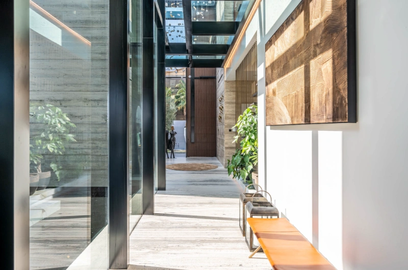 Luxuriöse 6-Zimmer Beach Mansion mit Privatpool und Kinoraum