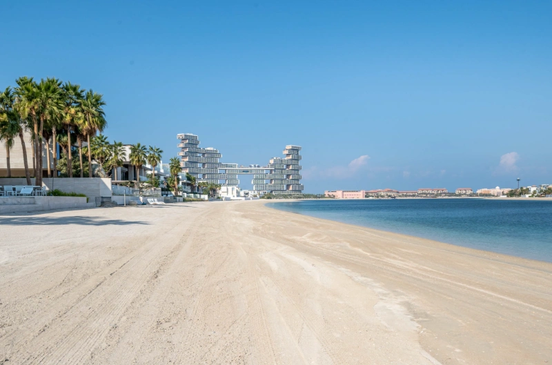 Luxuriöse 6-Zimmer Beach Mansion mit Privatpool und Kinoraum