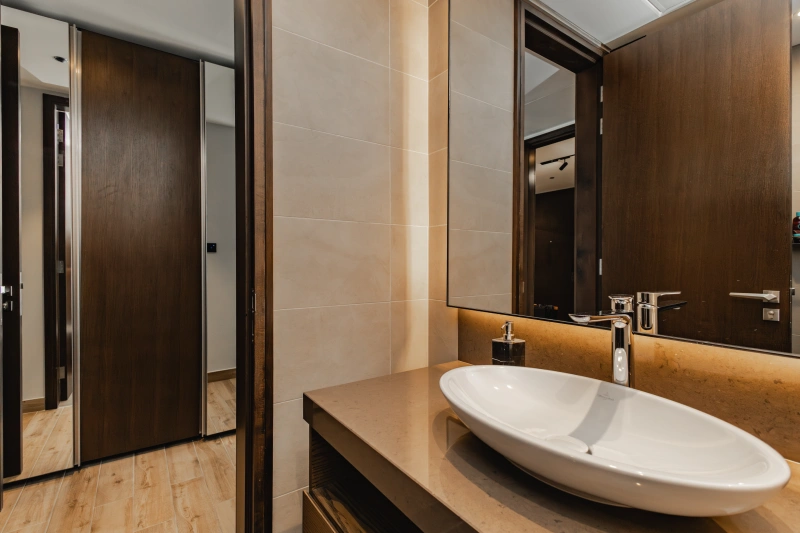 Exklusive 2-Zimmer-Wohnung direkt an der Marina, voll möbliert. Perfektes Zuhause am Wasser!