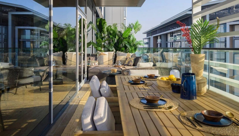 Luxuriöses 4-Zimmer-Apartment mit Zimmer für Dienstmädchen, riesigem Balkon und Hafen- und Meerblick