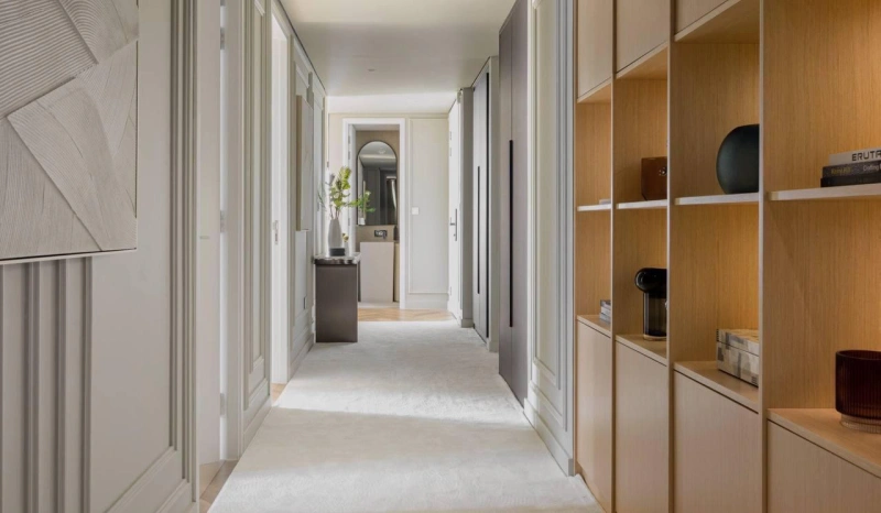 Luxuriöses 4-Zimmer-Apartment mit Zimmer für Dienstmädchen, riesigem Balkon und Hafen- und Meerblick