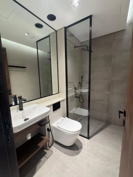 Neues 2-Zimmer-Apartment mit Poolblick in der Torino-Community von Oro24 in Arjan!