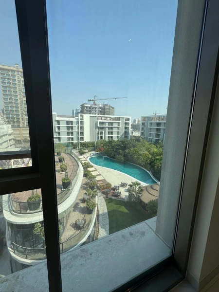 Neues 2-Zimmer-Apartment mit Poolblick in der Torino-Community von Oro24 in Arjan!