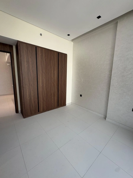 Neues 2-Zimmer-Apartment mit Poolblick in der Torino-Community von Oro24 in Arjan!