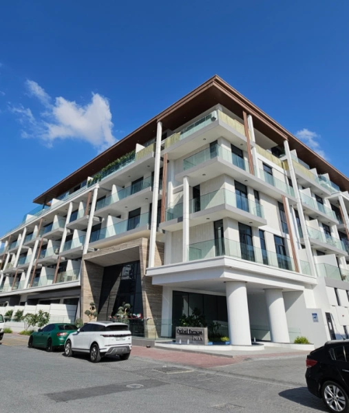 Studio Apartment mit majestätischem Pool auf Podium-Ebene am Stadtrand!