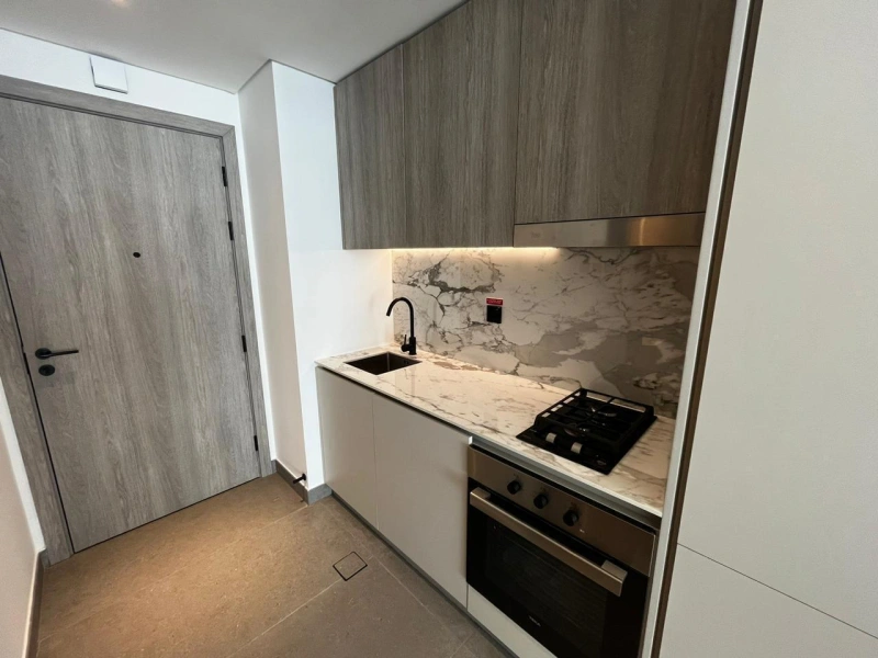 Studio Apartment mit majestätischem Pool auf Podium-Ebene am Stadtrand!