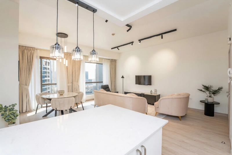 Atemberaubende 1-Zimmer-Wohnung mit Blick auf den Yachthafen, Upgraded Brand New Möbliert!