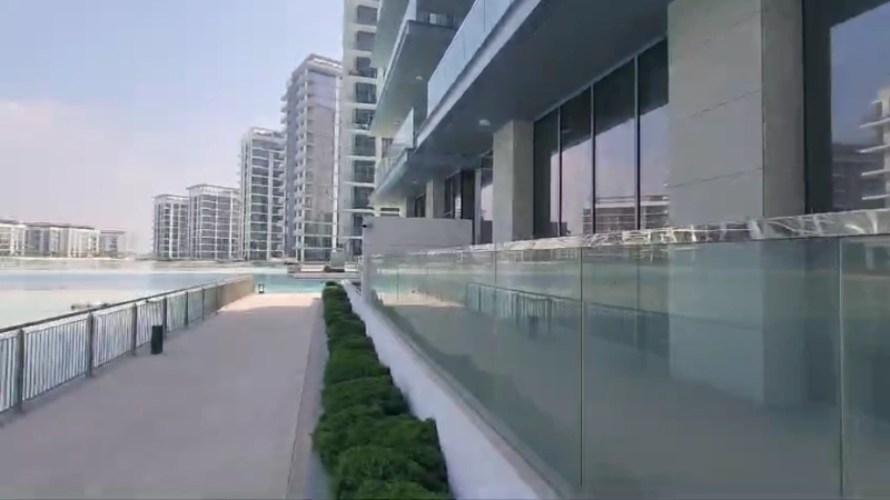 Luxuriöse 3-Zimmer-Wohnung mit Blick auf die Lagune und geräumiger Küche