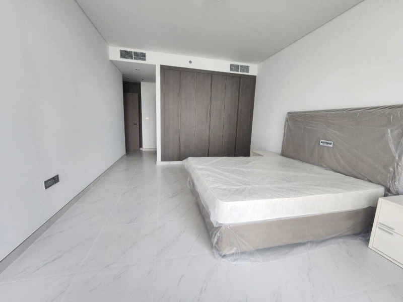 Luxuriöse 3-Zimmer-Wohnung mit Blick auf die Lagune und geräumiger Küche