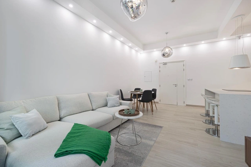 Luxuriöses 2-Zimmer-Apartment mit möblierter Designer-Einrichtung