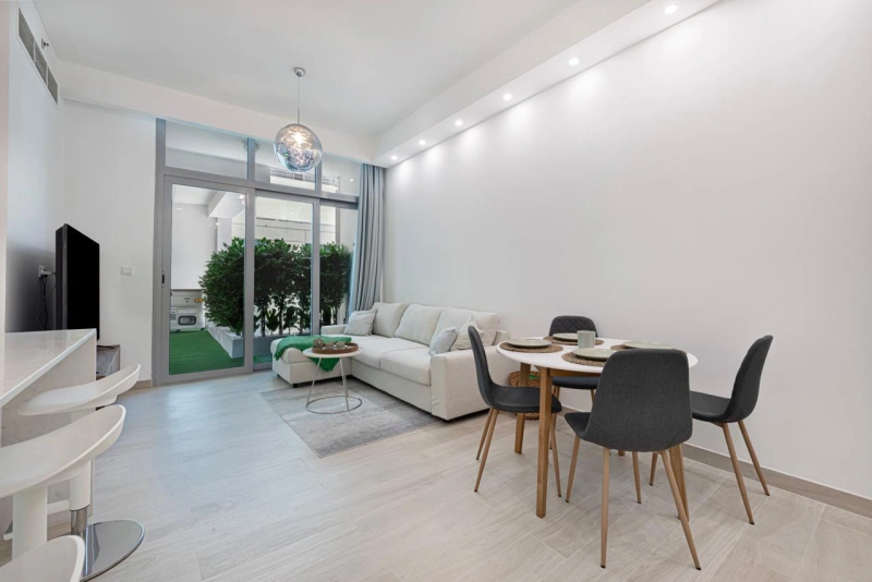 Luxuriöses 2-Zimmer-Apartment mit möblierter Designer-Einrichtung