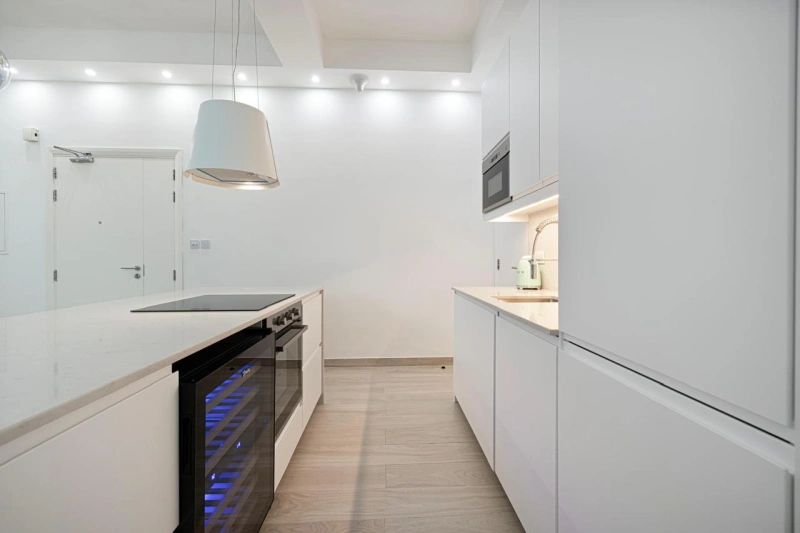 Luxuriöses 2-Zimmer-Apartment mit möblierter Designer-Einrichtung