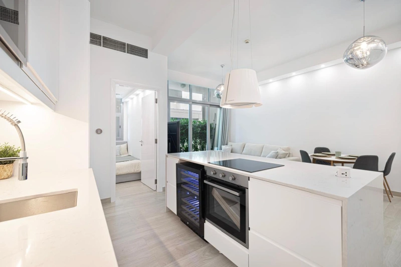 Luxuriöses 2-Zimmer-Apartment mit möblierter Designer-Einrichtung