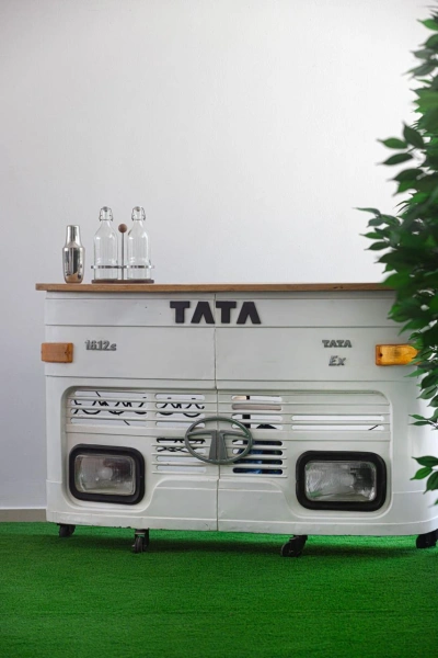 Luxuriöses 2-Zimmer-Apartment mit möblierter Designer-Einrichtung