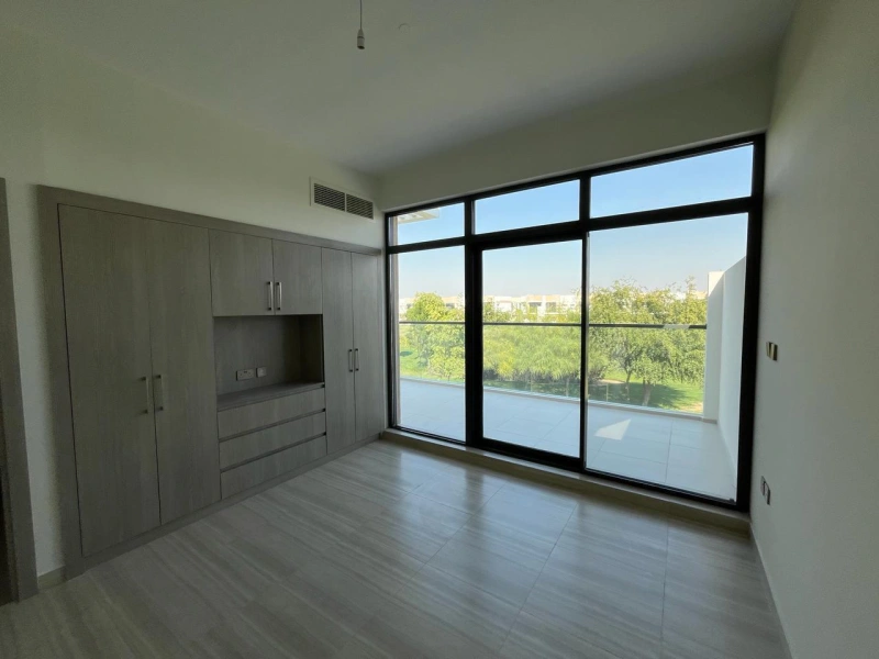 Traumhaftes Stadthaus in Damac Hills 1 mit 5 Schlafzimmern, direktem Parkzugang und Malibu Bay!