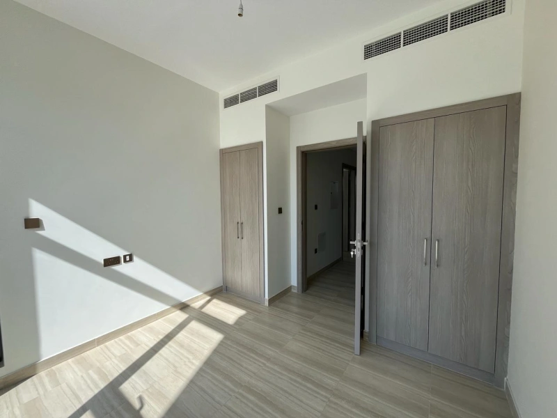 Traumhaftes Stadthaus in Damac Hills 1 mit 5 Schlafzimmern, direktem Parkzugang und Malibu Bay!