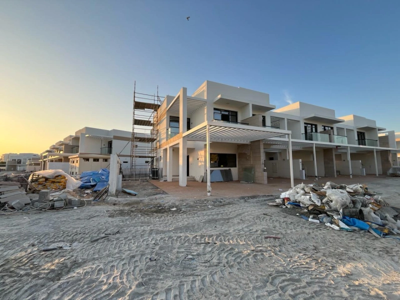 Traumhaftes Stadthaus in Damac Hills 1 mit 5 Schlafzimmern, direktem Parkzugang und Malibu Bay!