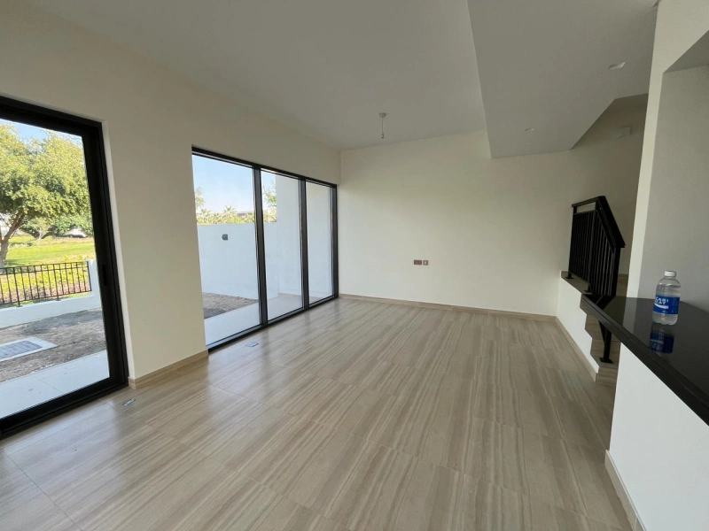 Traumhaftes Stadthaus in Damac Hills 1 mit 5 Schlafzimmern, direktem Parkzugang und Malibu Bay!