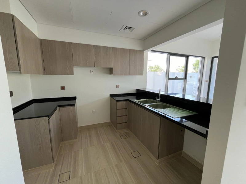 Traumhaftes Stadthaus in Damac Hills 1 mit 5 Schlafzimmern, direktem Parkzugang und Malibu Bay!