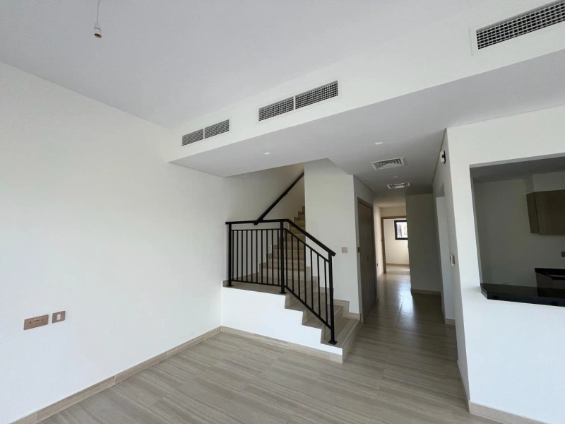 Traumhaftes Stadthaus in Damac Hills 1 mit 5 Schlafzimmern, direktem Parkzugang und Malibu Bay!