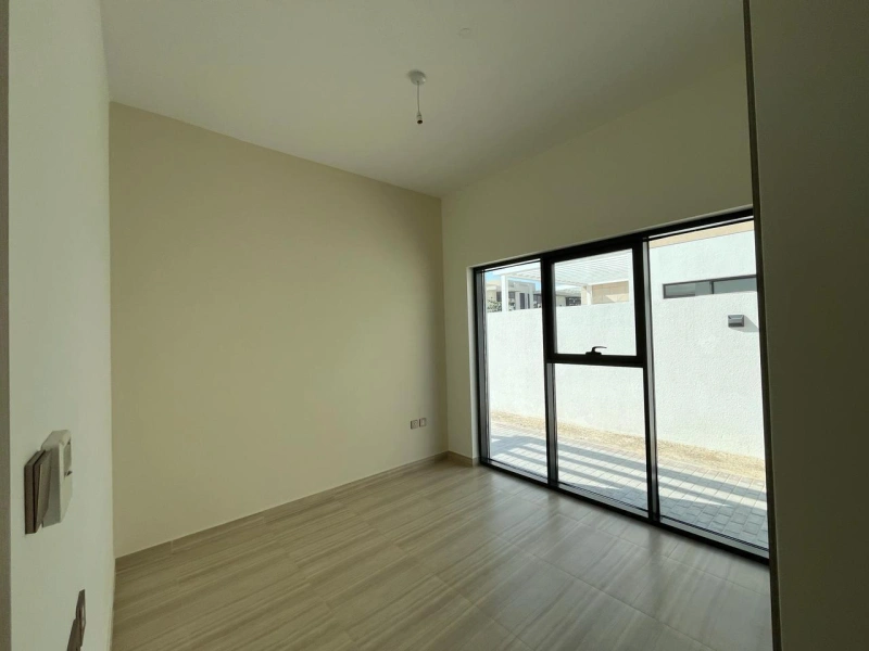 Traumhaftes Stadthaus in Damac Hills 1 mit 5 Schlafzimmern, direktem Parkzugang und Malibu Bay!