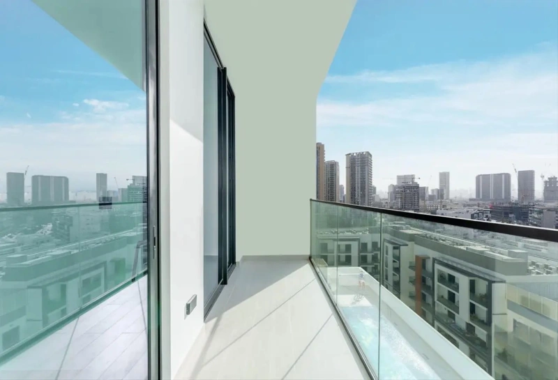 Moderne 2-Zimmer Wohnung mit Poolblick und offener Küche in zentraler Lage