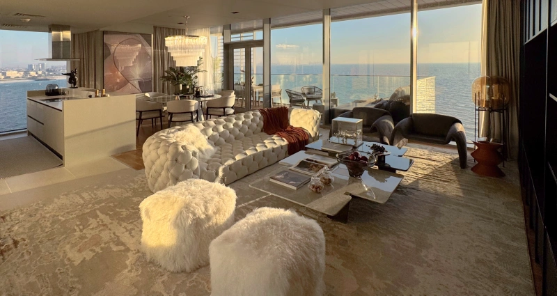 Luxuriöse Wohnung mit 5 Schlafzimmern, Meerblick & Dienstmädchenzimmer in bester Lage!