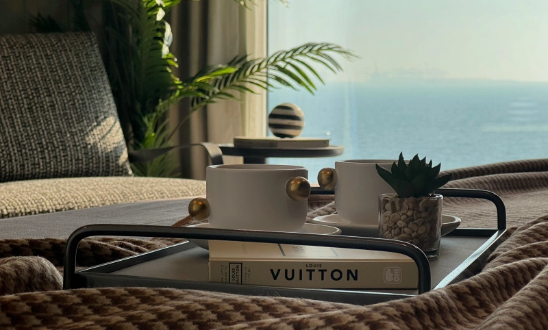 Luxuriöse Wohnung mit 5 Schlafzimmern, Meerblick & Dienstmädchenzimmer in bester Lage!