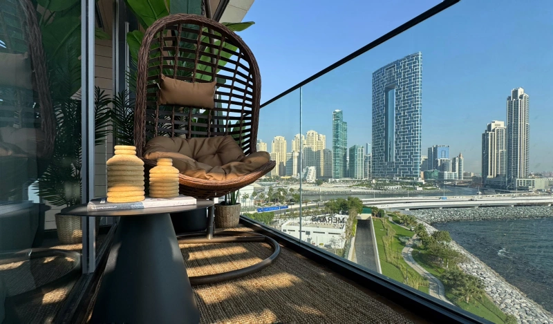 Luxuriöse Wohnung mit 5 Schlafzimmern, Meerblick & Dienstmädchenzimmer in bester Lage!