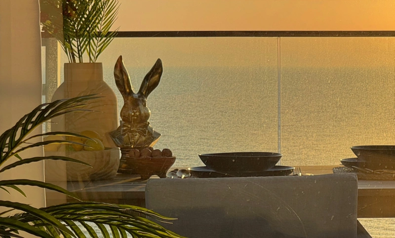 Luxuriöse Wohnung mit 5 Schlafzimmern, Meerblick & Dienstmädchenzimmer in bester Lage!