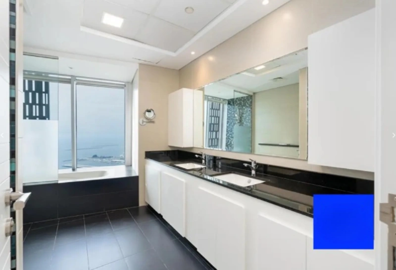 Luxe Penthouse mit 3 Schlafzimmern: Traumblick über das Meer vom hohen Stockwerk aus!