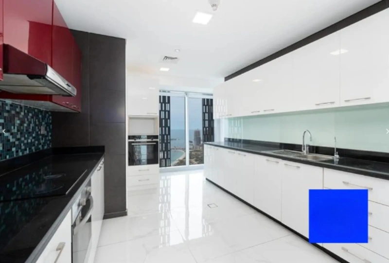 Luxe Penthouse mit 3 Schlafzimmern: Traumblick über das Meer vom hohen Stockwerk aus!