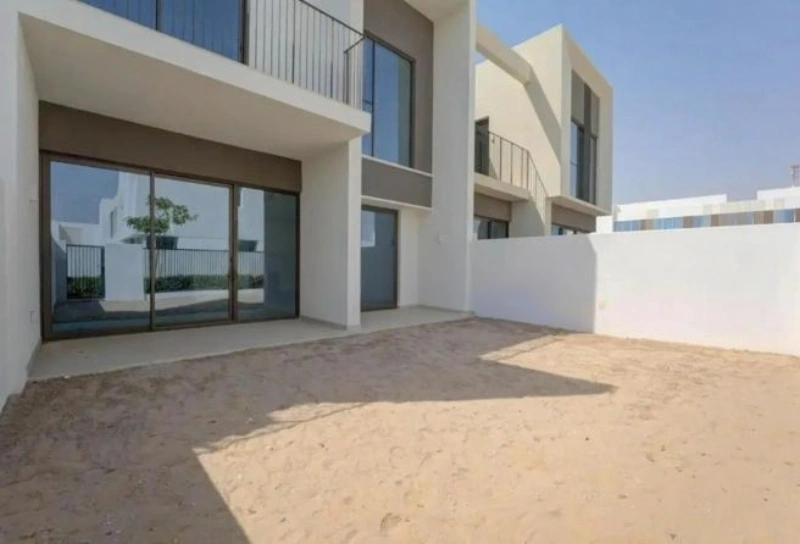 Geräumige Villa mit 3 Schlafzimmern und riesigem Grundriss!