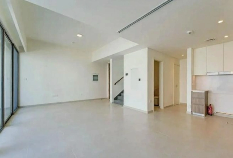 Geräumige Villa mit 3 Schlafzimmern und riesigem Grundriss!