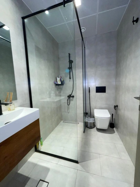 Geräumiges Apartment mit 3 Schlafzimmern in zentraler Lage - Modernes, großzügiges Layout!