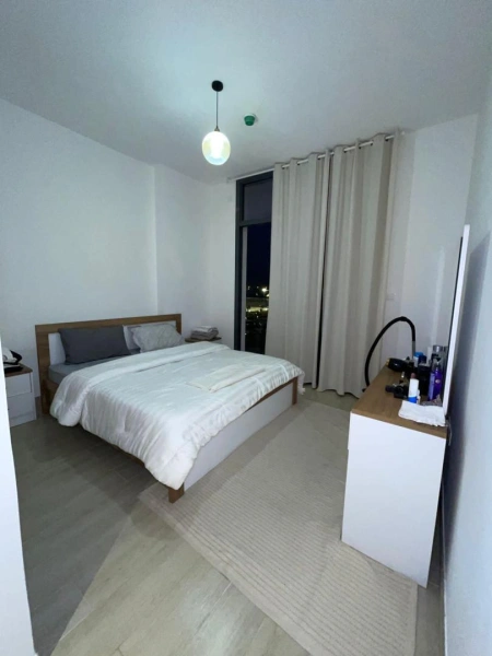 Geräumiges Apartment mit 3 Schlafzimmern in zentraler Lage - Modernes, großzügiges Layout!