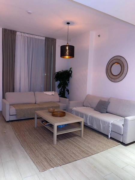 Geräumiges Apartment mit 3 Schlafzimmern in zentraler Lage - Modernes, großzügiges Layout!