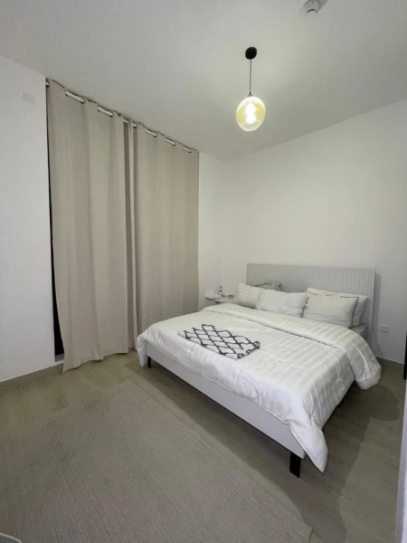 Geräumiges Apartment mit 3 Schlafzimmern in zentraler Lage - Modernes, großzügiges Layout!