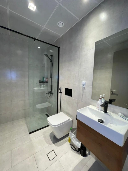 Geräumiges Apartment mit 3 Schlafzimmern in zentraler Lage - Modernes, großzügiges Layout!