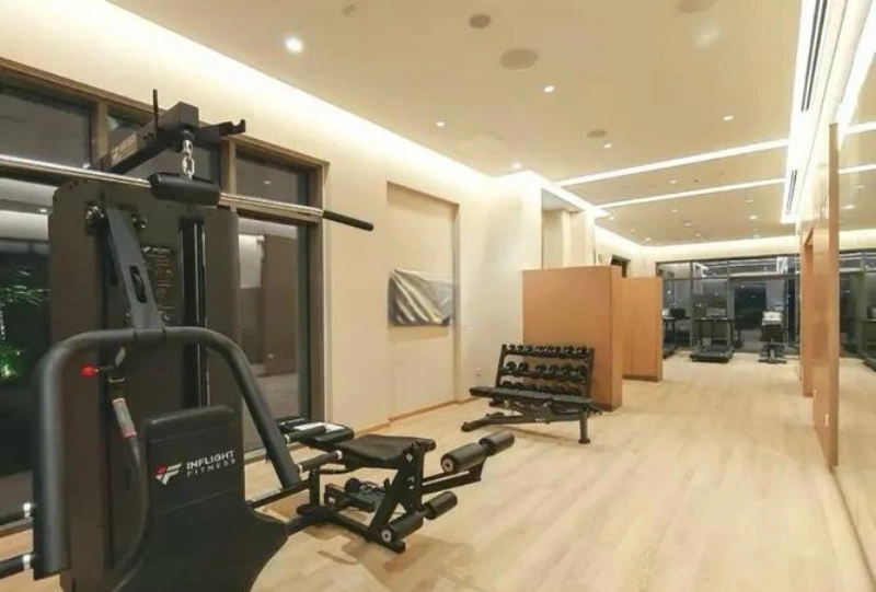 Stilvolle Wohnung mit einem Schlafzimmer und modernem Design.