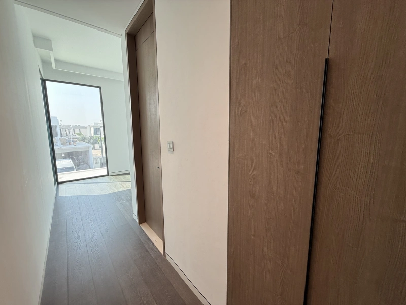 Exklusive 5-Zimmer-Villa mit Garten und Parkblick in Tilal Al Ghaf - Angebot!