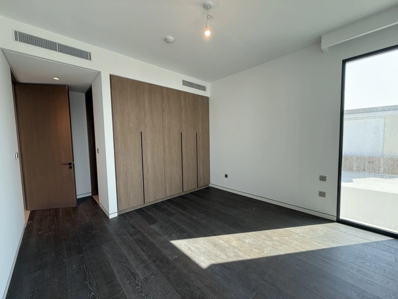 Exklusive 5-Zimmer-Villa mit Garten und Parkblick in Tilal Al Ghaf - Angebot!