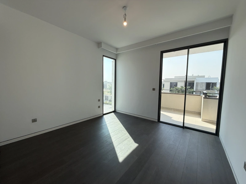 Exklusive 5-Zimmer-Villa mit Garten und Parkblick in Tilal Al Ghaf - Angebot!