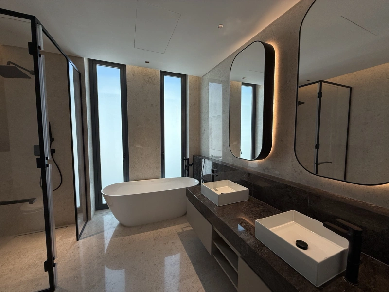 Exklusive 5-Zimmer-Villa mit Garten und Parkblick in Tilal Al Ghaf - Angebot!