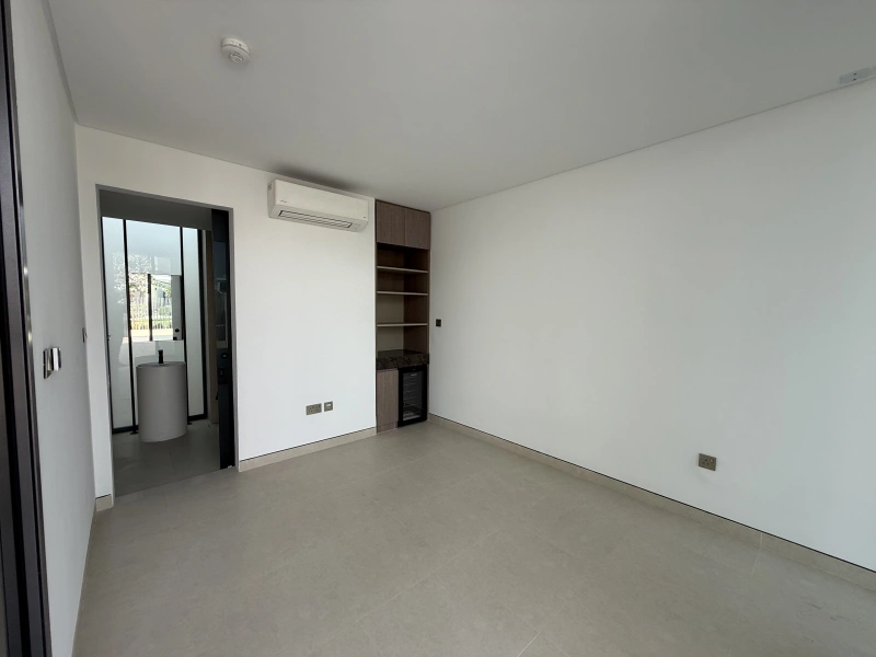 Exklusive 5-Zimmer-Villa mit Garten und Parkblick in Tilal Al Ghaf - Angebot!