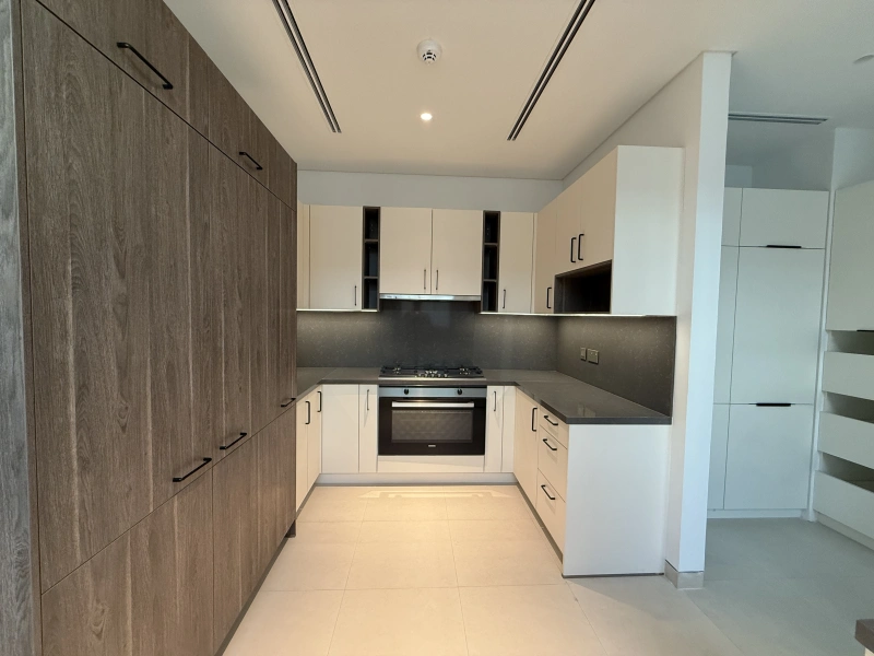 Exklusive 5-Zimmer-Villa mit Garten und Parkblick in Tilal Al Ghaf - Angebot!