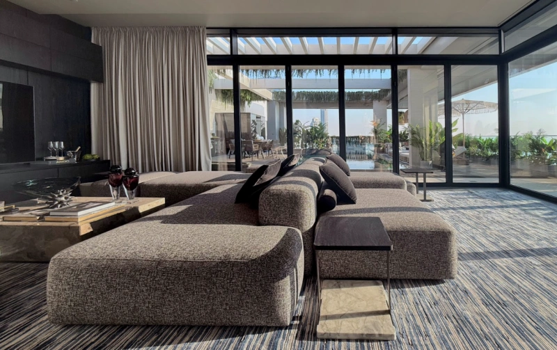 Exklusives 5-Schlafzimmer-Penthouse mit privatem Pool und Jacuzzi