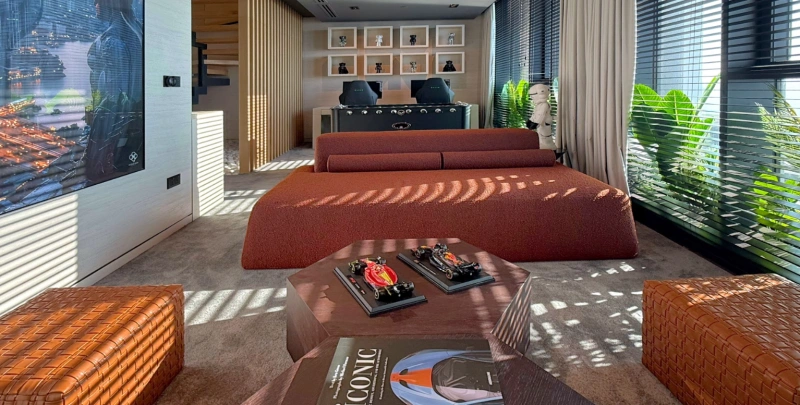 Exklusives 5-Schlafzimmer-Penthouse mit privatem Pool und Jacuzzi