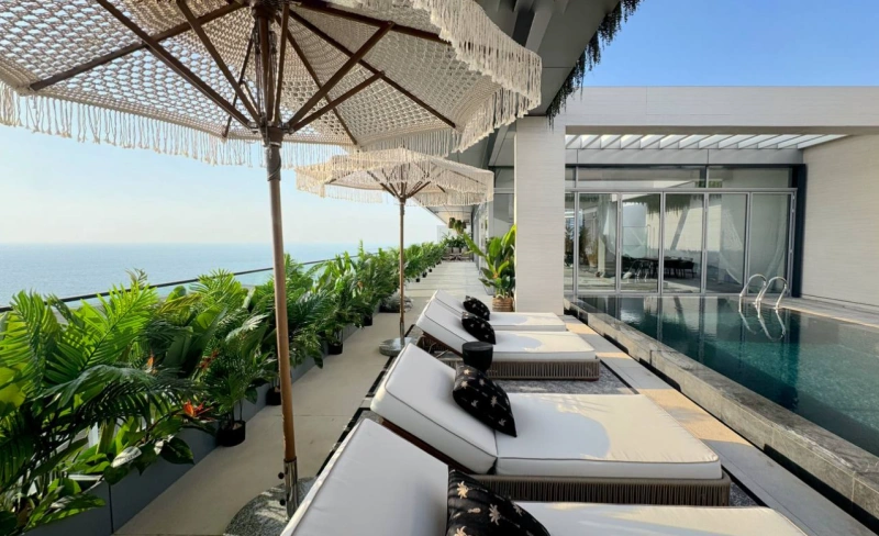 Exklusives 5-Schlafzimmer-Penthouse mit privatem Pool und Jacuzzi