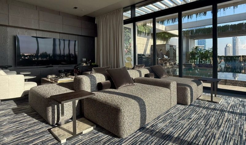 Exklusives 5-Schlafzimmer-Penthouse mit privatem Pool und Jacuzzi